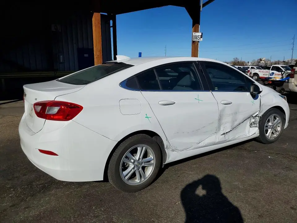 2017 CHEVROLET CRUZE LT  