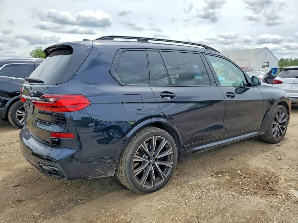 2022 BMW X7 M50I  