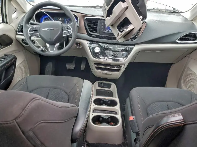 2017 CHRYSLER PACIFICA LX  