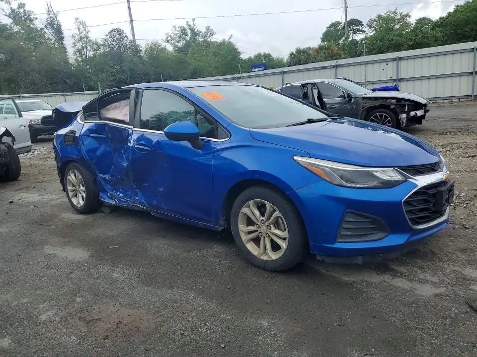 2019 CHEVROLET CRUZE LT  