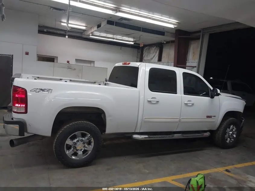 2013 GMC SIERRA 2500HD SLT