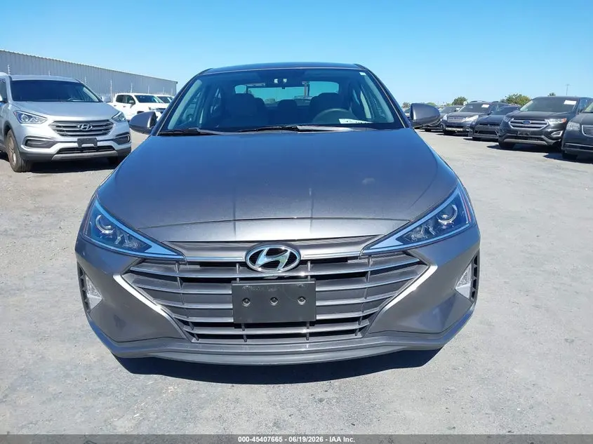 2019 HYUNDAI ELANTRA SE
