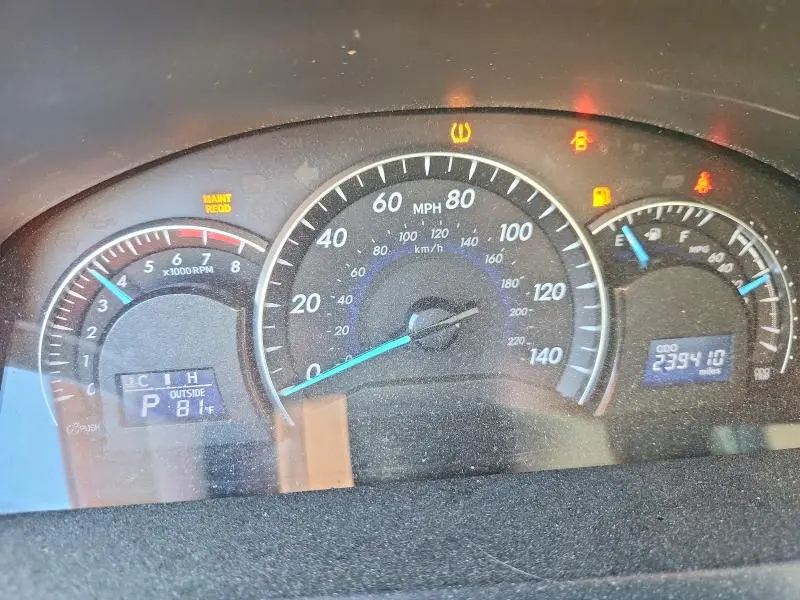 2013 TOYOTA CAMRY XLE  
