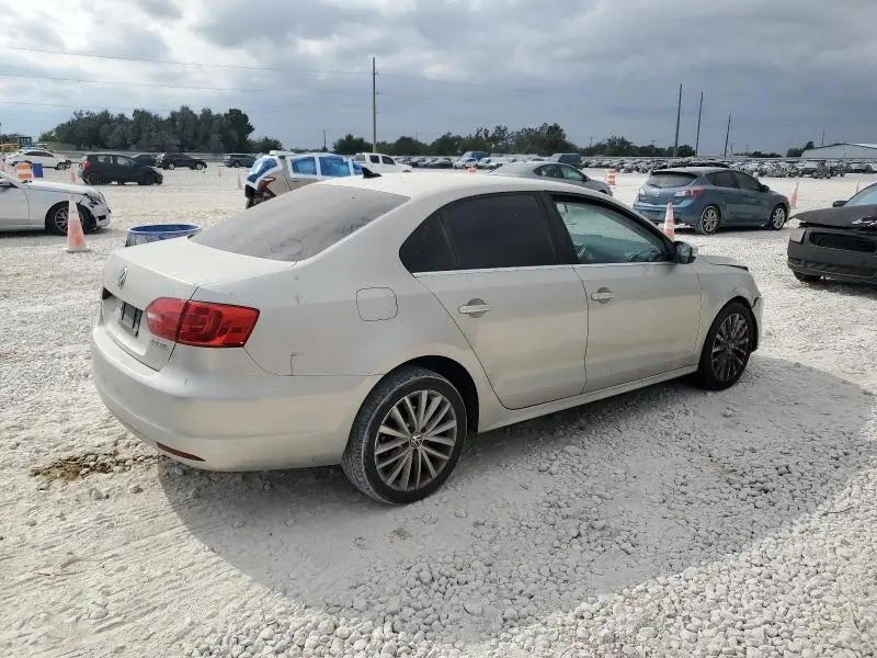 2011 VOLKSWAGEN JETTA SEL