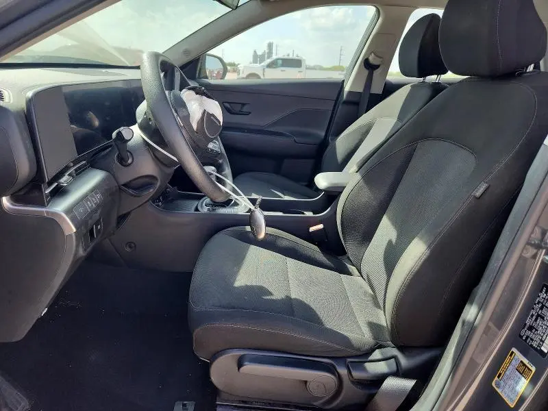 2024 HYUNDAI KONA SE  