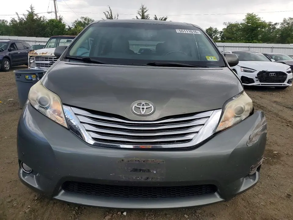 2011 TOYOTA SIENNA LIMITED 7-PASSENGER  