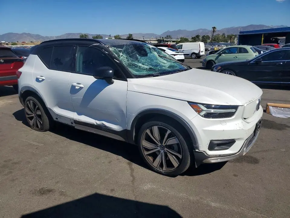 2021 VOLVO XC40 RECHARGE  