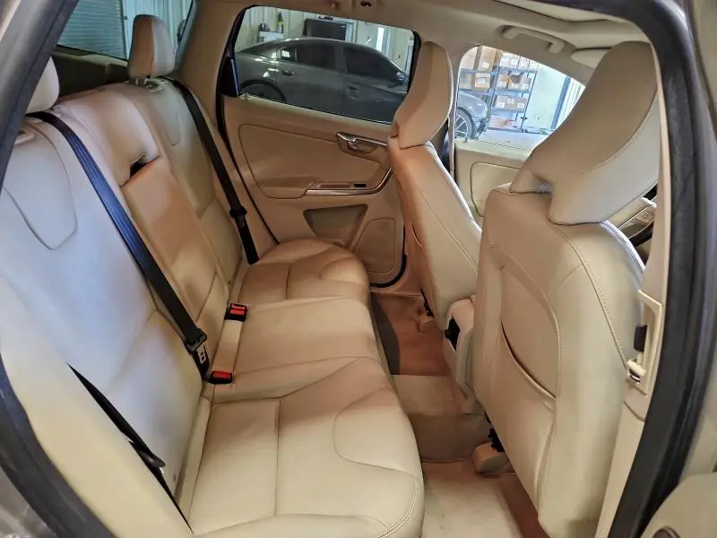 2015 VOLVO XC60 T5 PLATINUM  