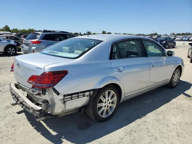 2010 TOYOTA AVALON XL