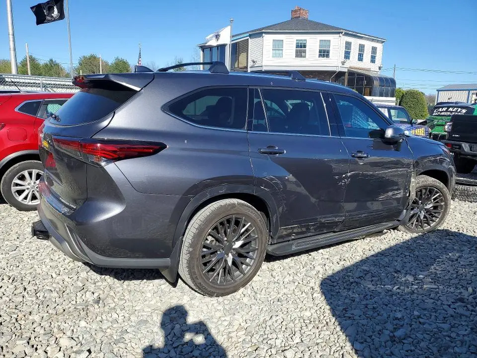 2022 TOYOTA HIGHLANDER PLATINUM  