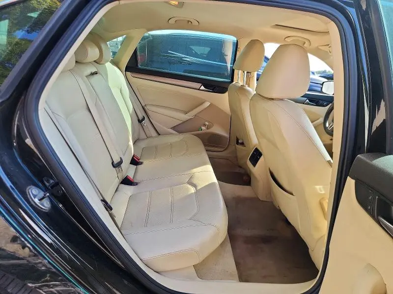 2014 VOLKSWAGEN PASSAT SE  