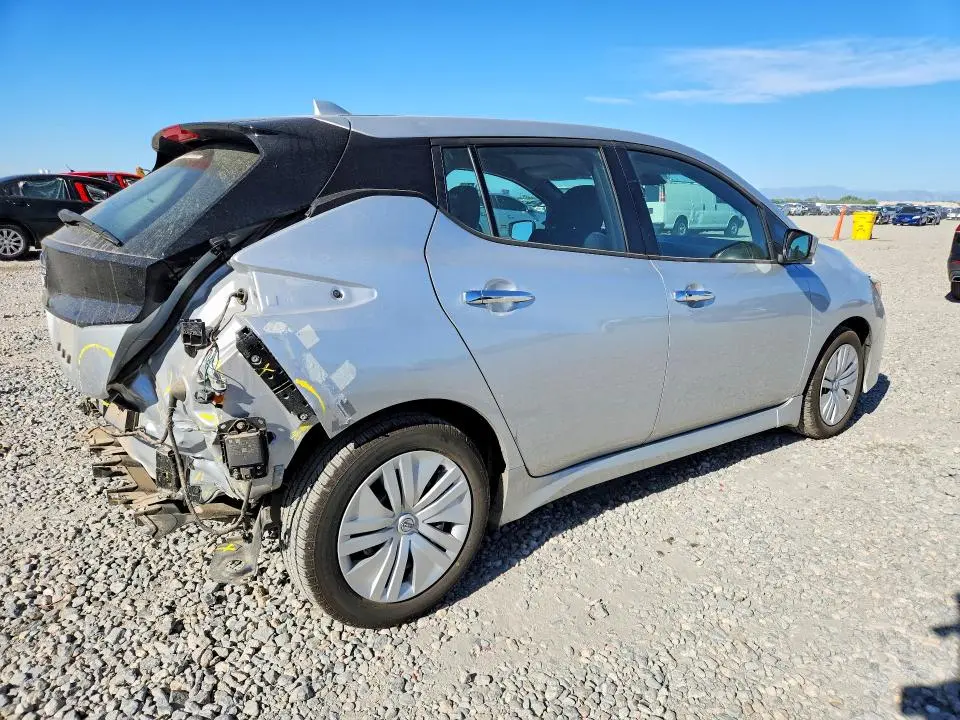 2025 NISSAN LEAF S  