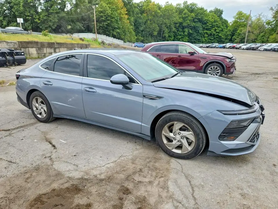 2025 HYUNDAI SONATA SE  