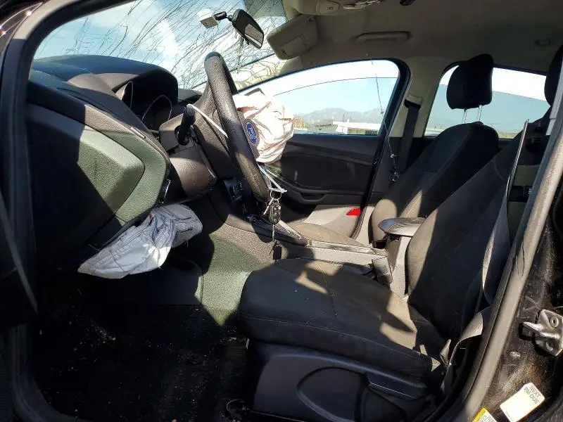 2017 FORD FOCUS SE  