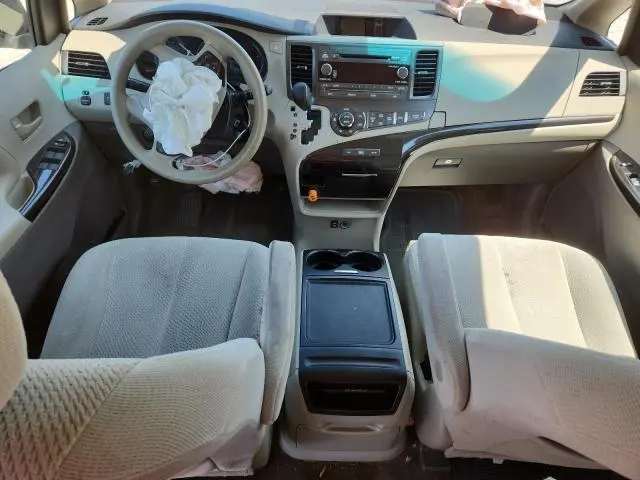 2014 TOYOTA SIENNA LE  
