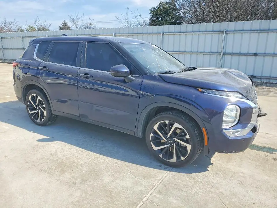 2024 MITSUBISHI OUTLANDER SE  