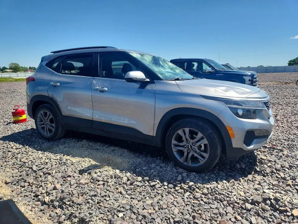 2023 KIA SELTOS S  