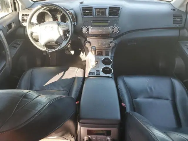 2010 TOYOTA HIGHLANDER SE  