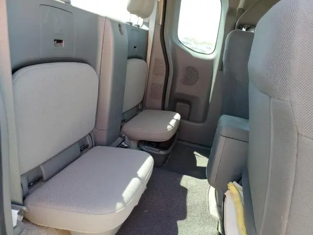 2015 NISSAN FRONTIER S  