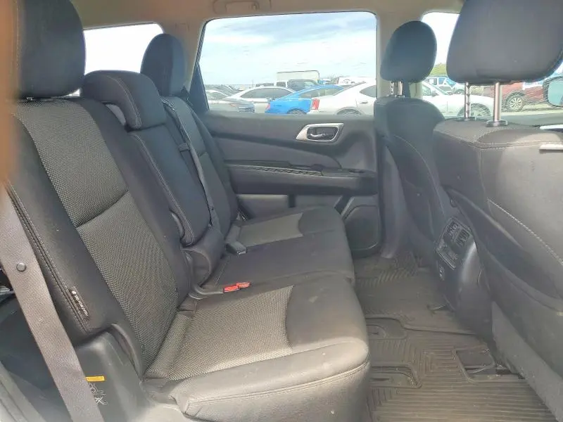 2018 NISSAN PATHFINDER SV  