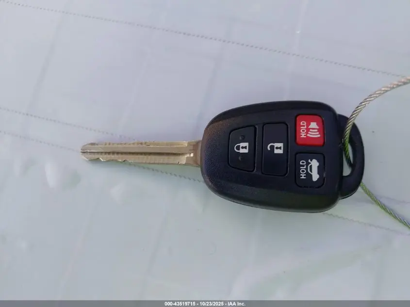 2017 TOYOTA CAMRY LE