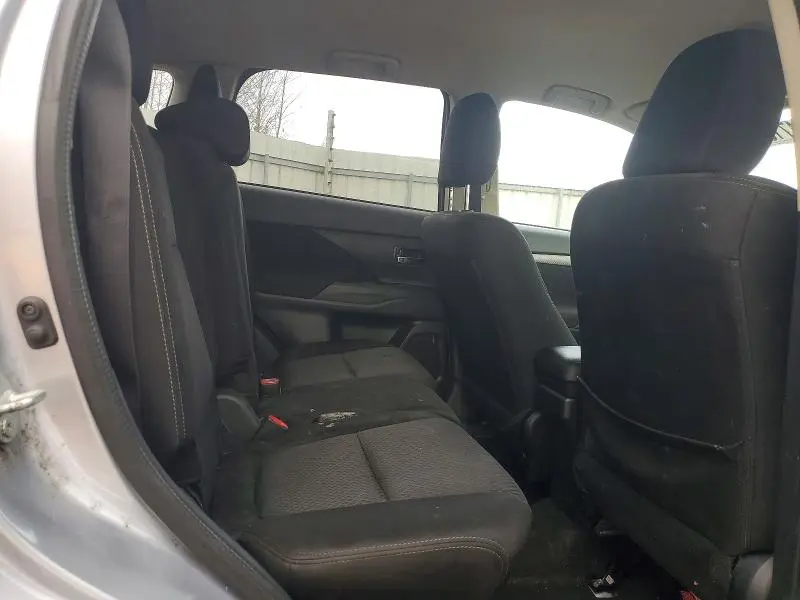 2016 MITSUBISHI OUTLANDER ES  