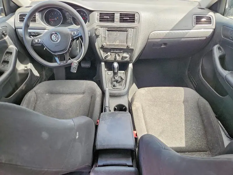 2016 VOLKSWAGEN JETTA SE  