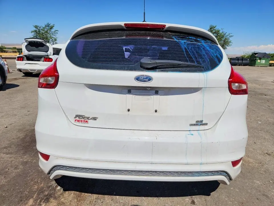 2015 FORD FOCUS SE  