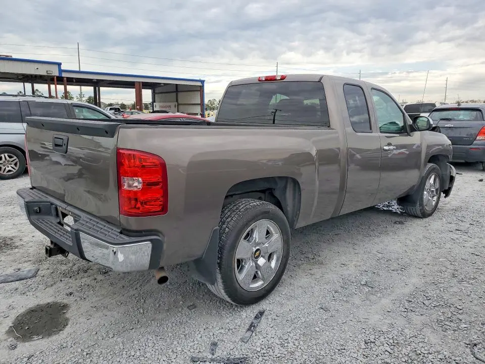 2011 CHEVROLET SILVERADO K1500 LT  