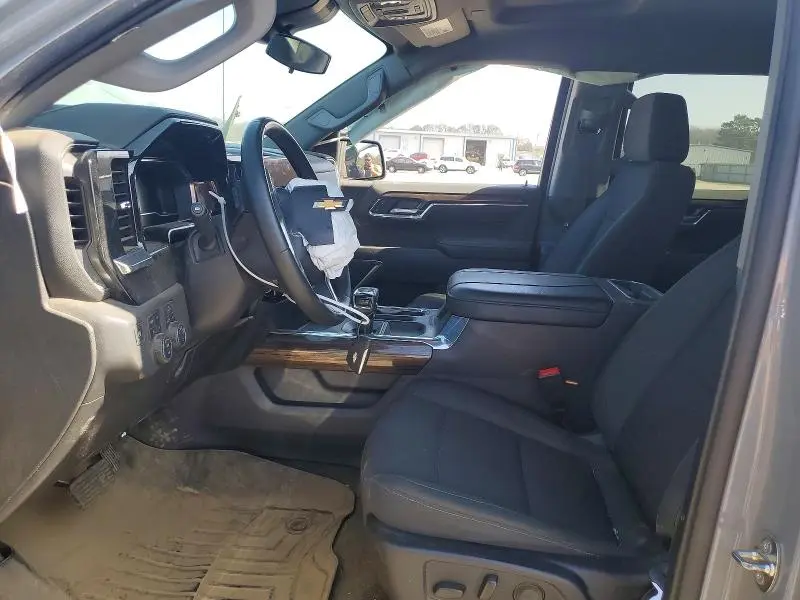 2024 CHEVROLET SILVERADO K1500 LT  