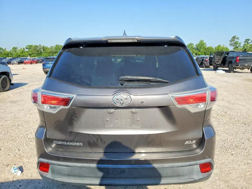 2015 TOYOTA HIGHLANDER XLE  