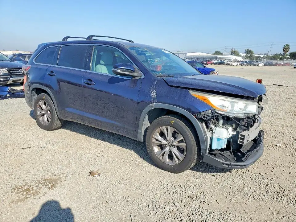 2016 TOYOTA HIGHLANDER LE PLUS  