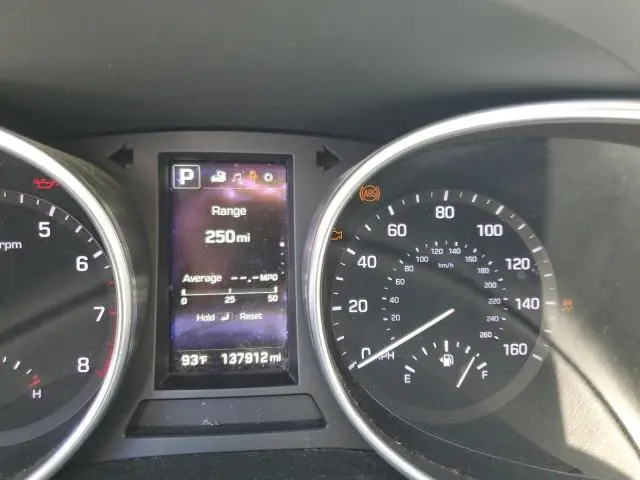 2017 HYUNDAI SANTA FE SE  
