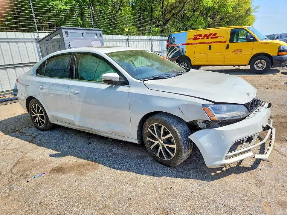 2017 VOLKSWAGEN JETTA SE  