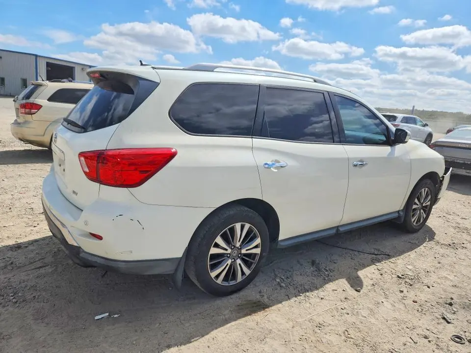 2017 NISSAN PATHFINDER SV  