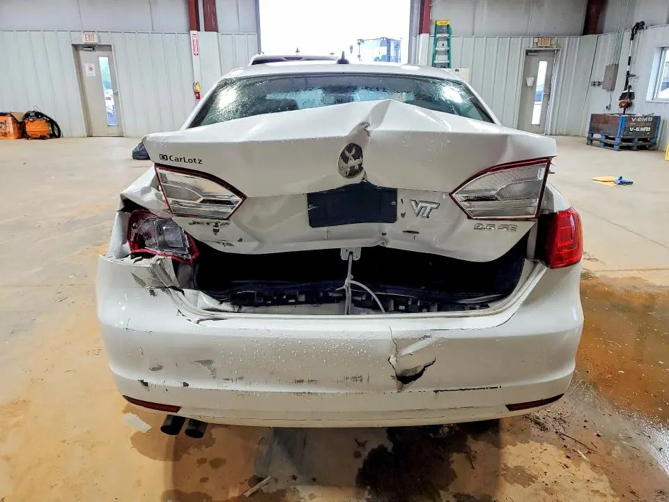 2012 VOLKSWAGEN JETTA SE  