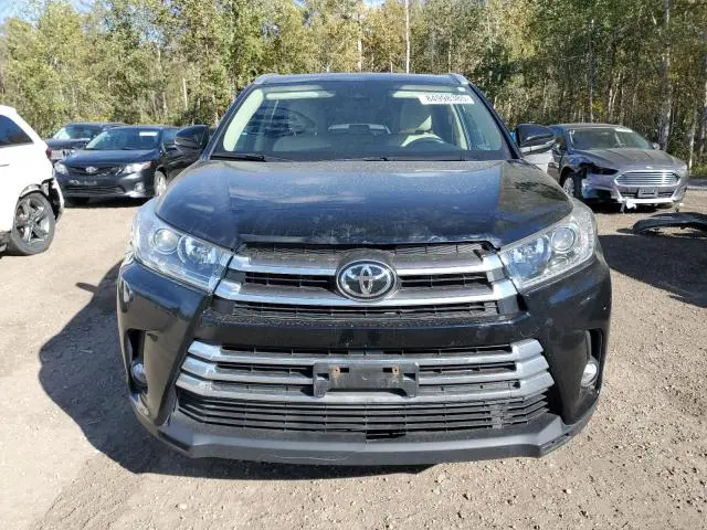 2019 TOYOTA HIGHLANDER SE  