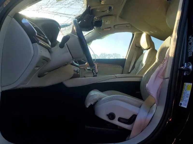 2018 VOLVO XC90 T6  