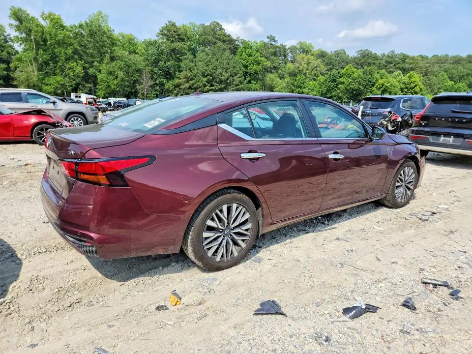 2024 NISSAN ALTIMA SV  