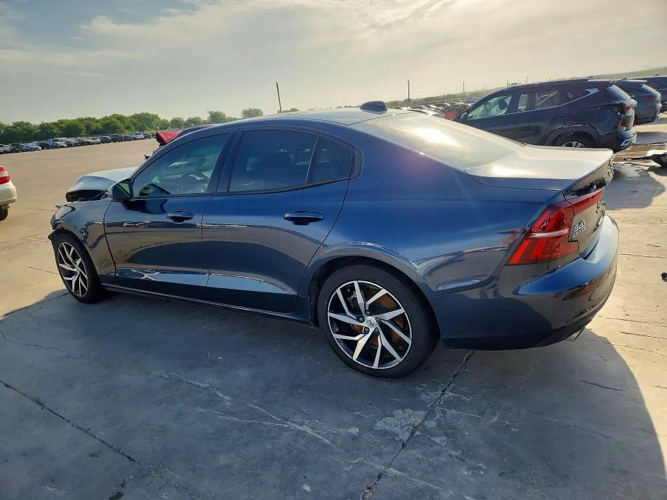2020 VOLVO S60 T6 MOMENTUM  