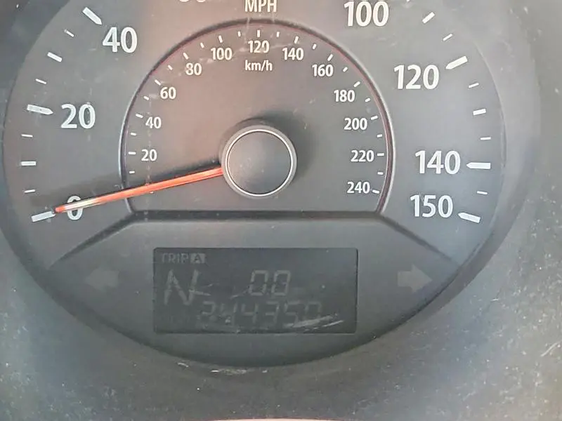2011 KIA SORENTO LX  
