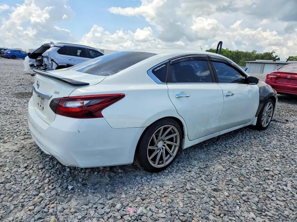 2017 NISSAN ALTIMA 2.5 SR  