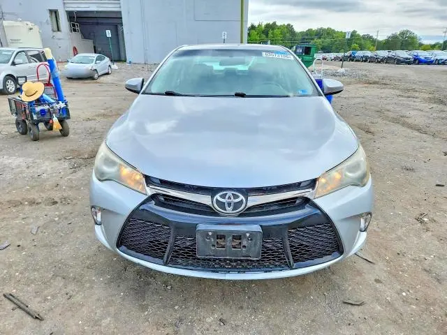 2016 TOYOTA CAMRY SE  