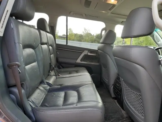 2010 TOYOTA LAND CRUISER   