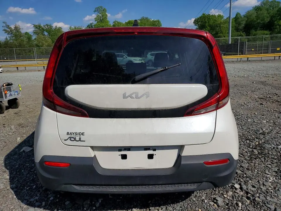 2022 KIA SOUL LX  