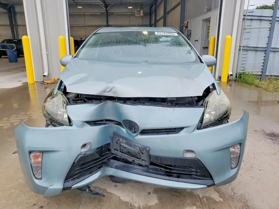 2013 TOYOTA PRIUS THREE  