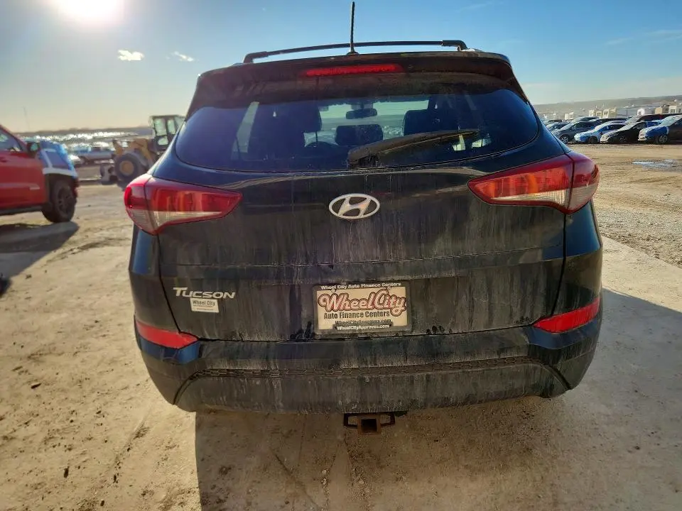 2016 HYUNDAI TUCSON SE  