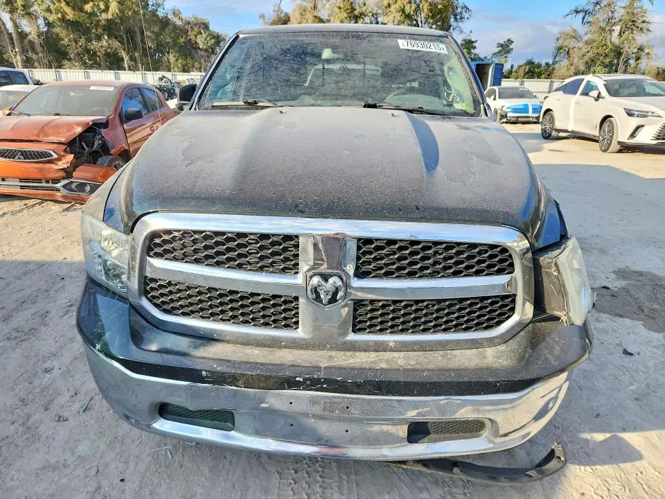 2016 RAM 1500 SLT  