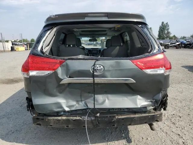 2013 TOYOTA SIENNA XLE  