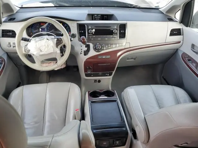 2011 TOYOTA SIENNA XLE  